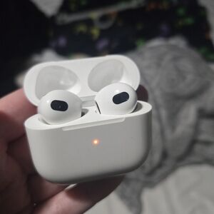 Apple Air Pod 3 White Wireless Earbuds with Charging Case